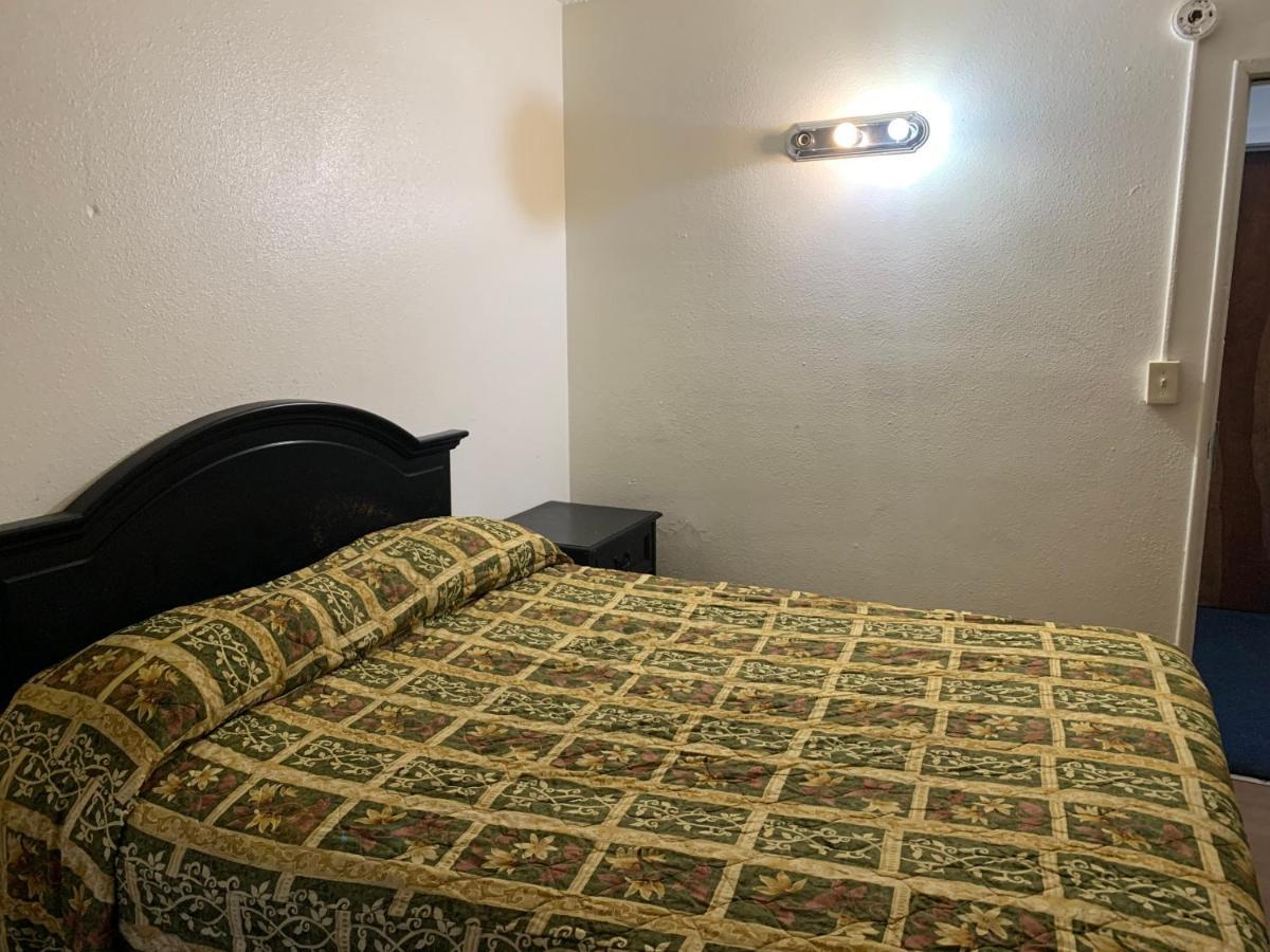 Encore Inn Ингълуд Екстериор снимка