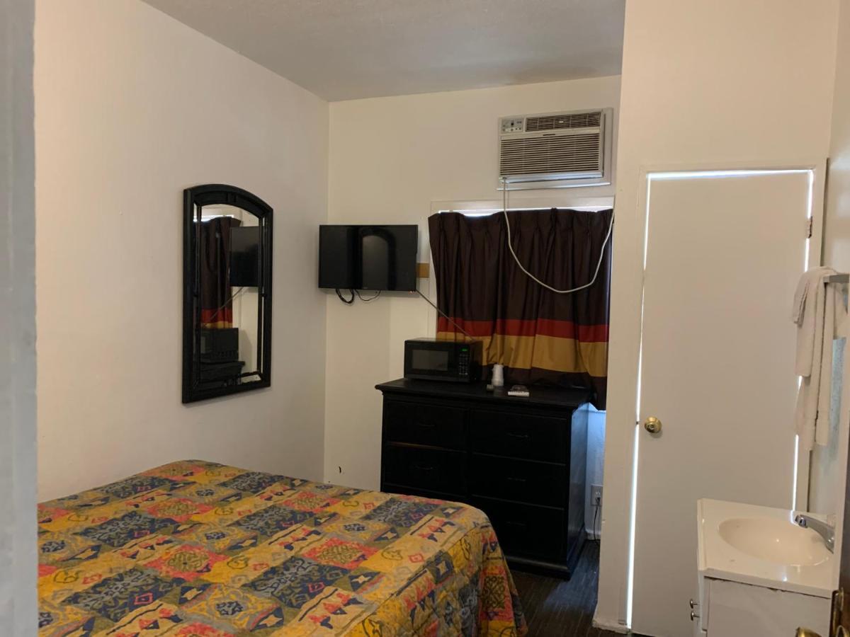 Encore Inn Ингълуд Екстериор снимка