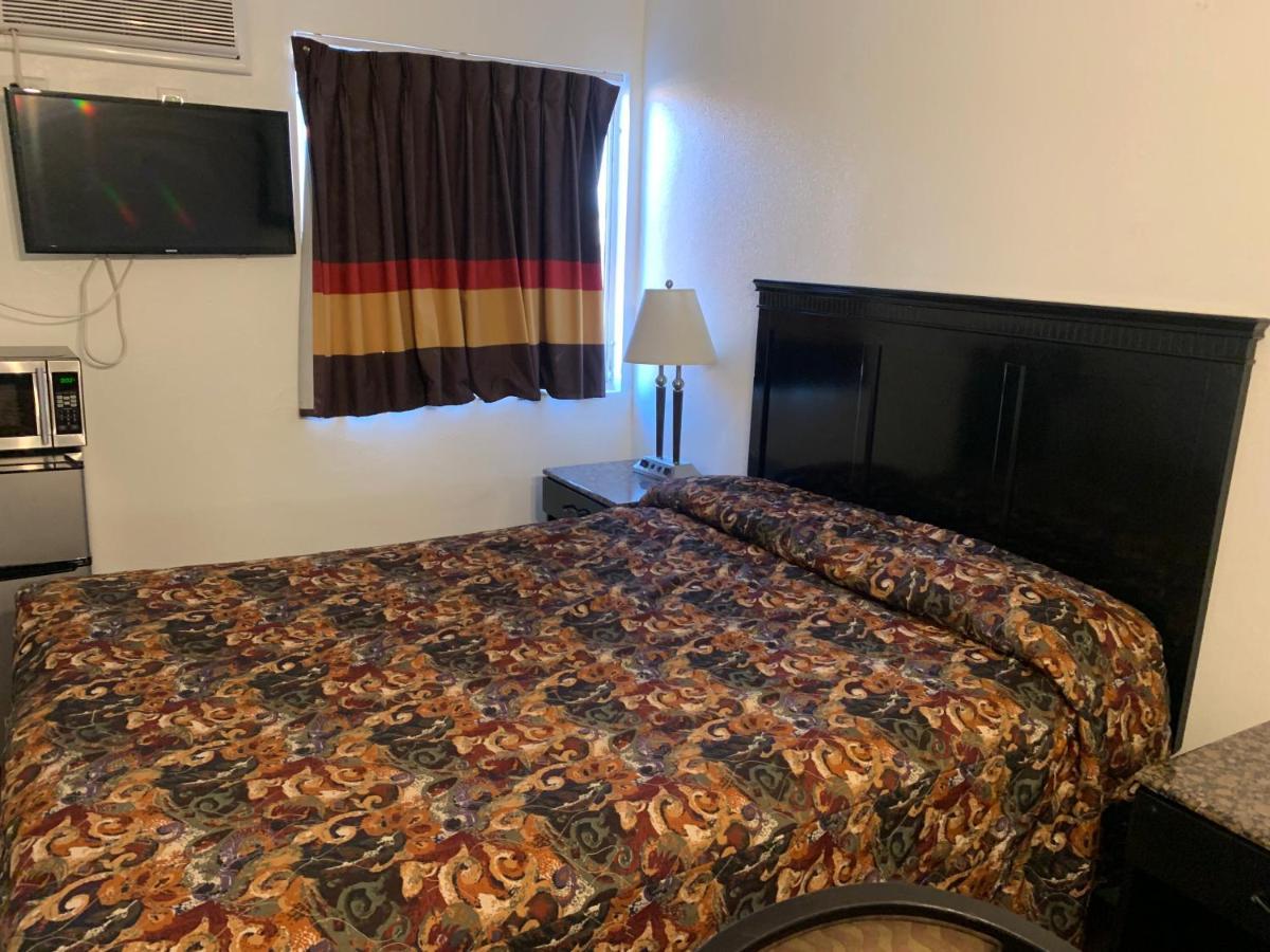 Encore Inn Ингълуд Екстериор снимка