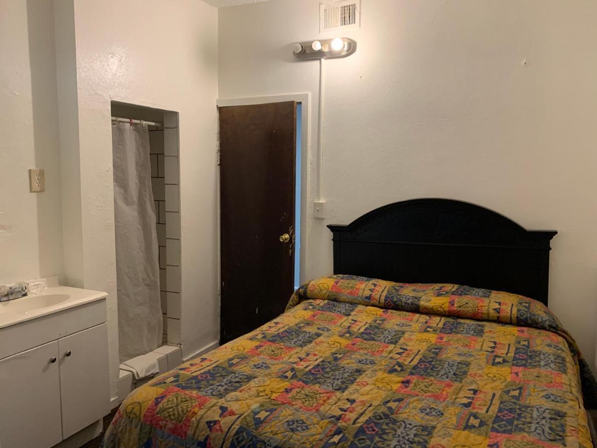 Encore Inn Ингълуд Екстериор снимка