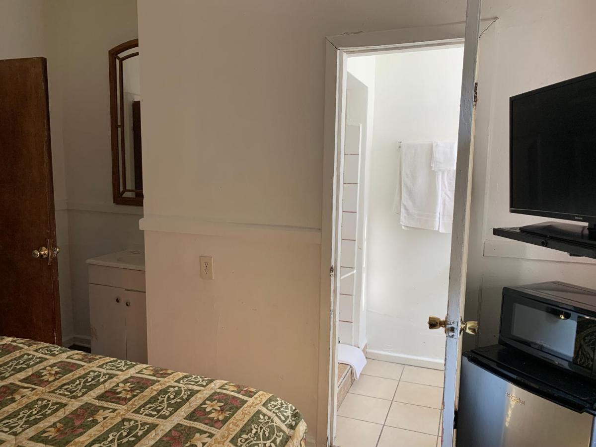 Encore Inn Ингълуд Екстериор снимка