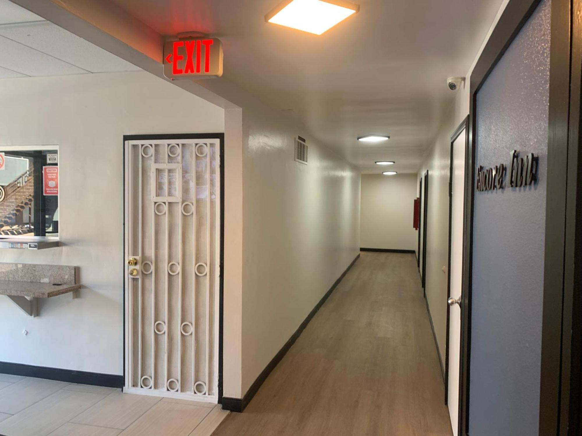 Encore Inn Ингълуд Екстериор снимка
